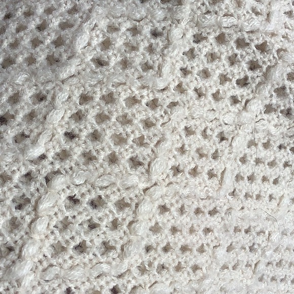 Cream shawl - Picture 4 of 4